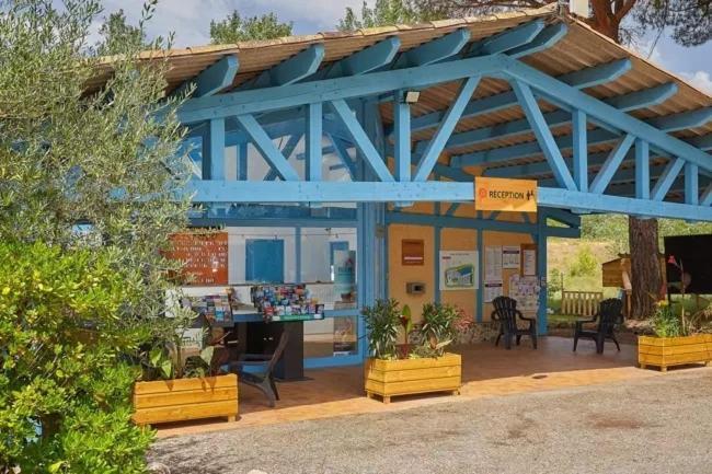 Mobil Home Tout Confort 6 Personnes Climatise Au Pied Du Luberon La Roque-d'Antheron Exterior foto