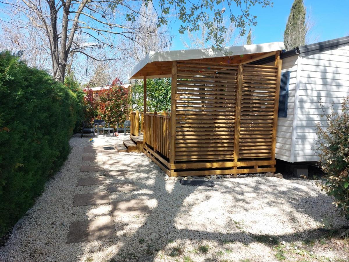 Mobil Home Tout Confort 6 Personnes Climatise Au Pied Du Luberon La Roque-d'Antheron Exterior foto