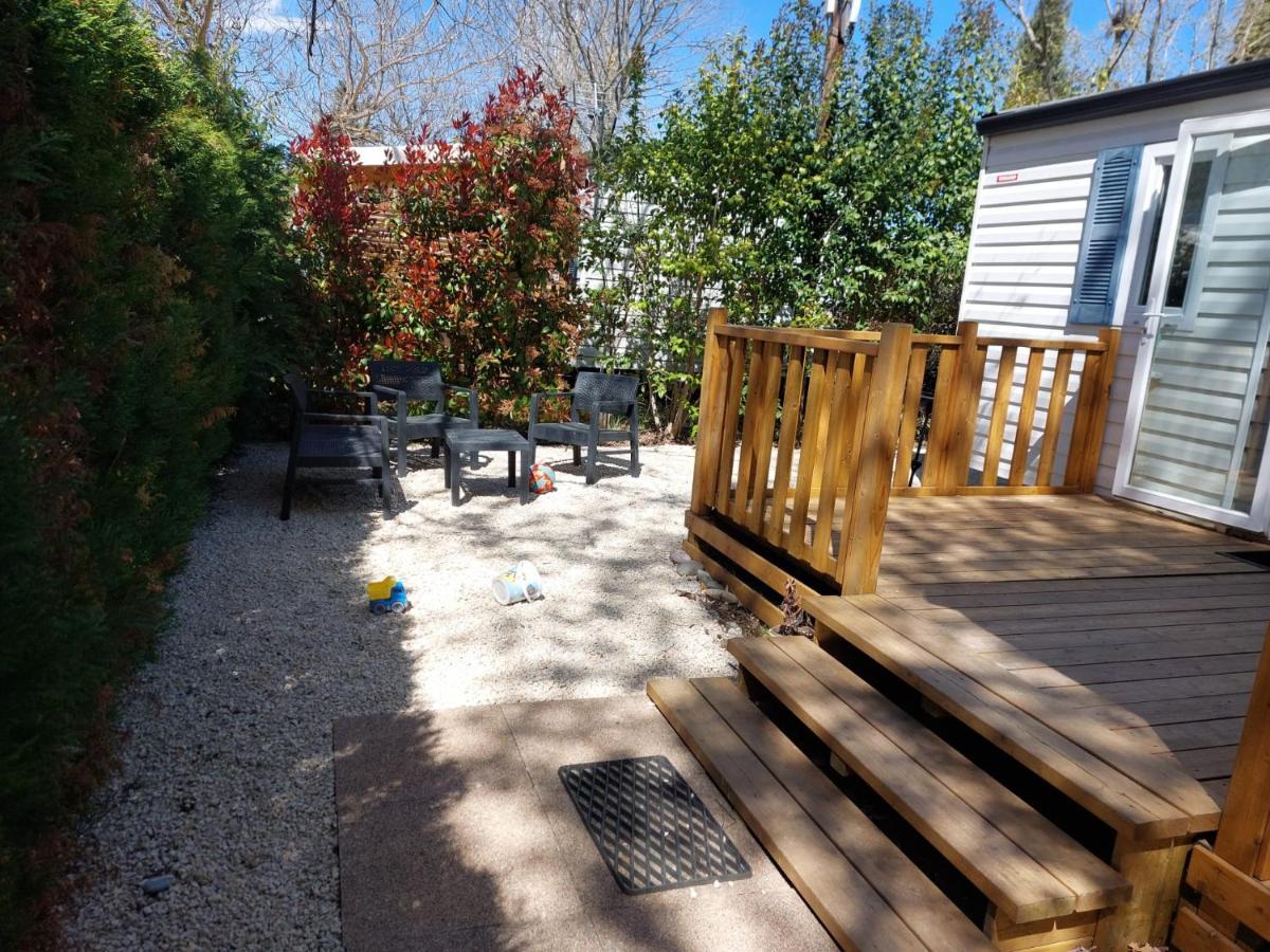 Mobil Home Tout Confort 6 Personnes Climatise Au Pied Du Luberon La Roque-d'Antheron Exterior foto
